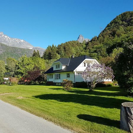 Nora Gard Apartment Åndalsnes Екстериор снимка
